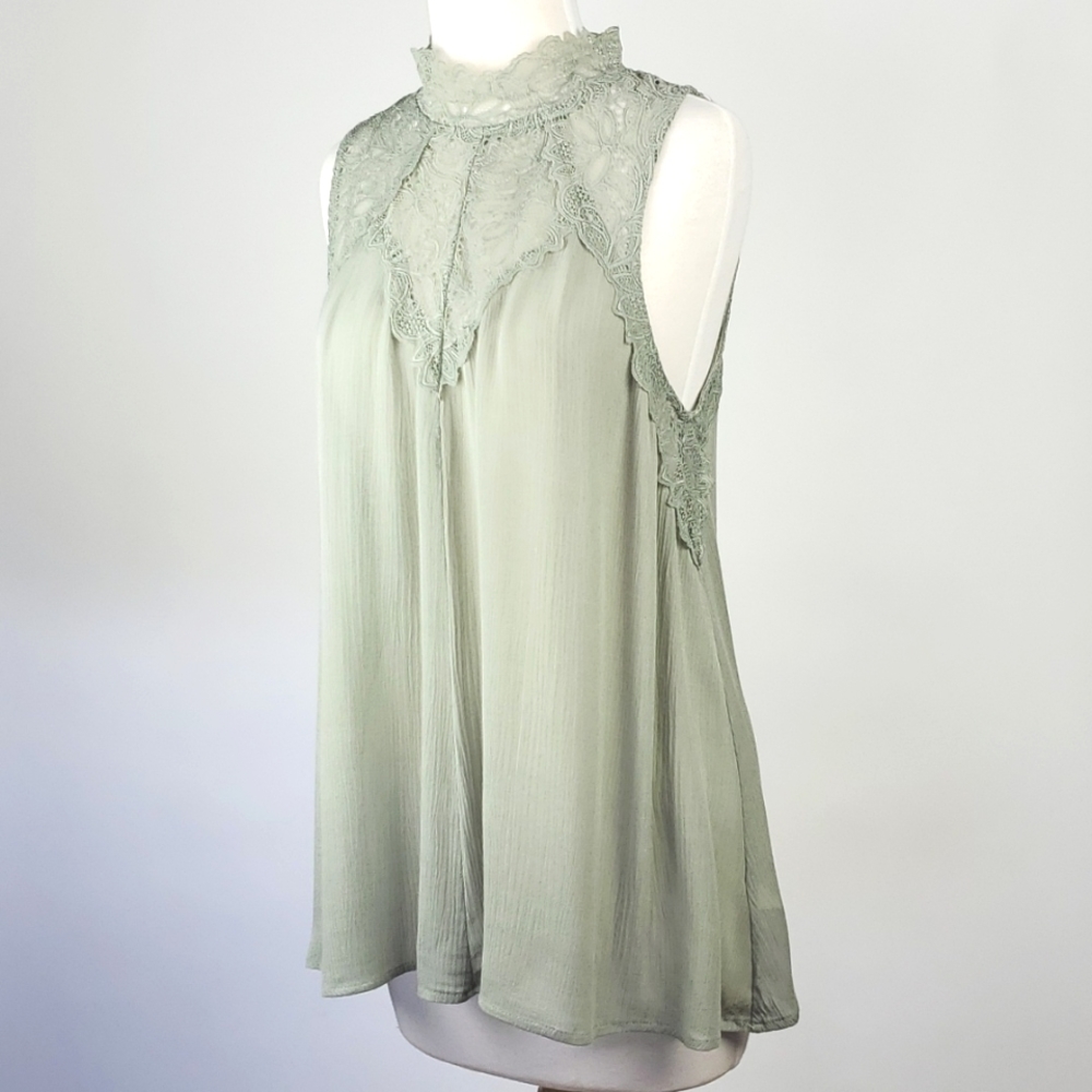 Andree by UNIT Sage Green Sleeveless Blouse Size Medium Never Worn